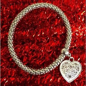 New Silver Metal Round Mesh Stretch Bracelet Heart Charm Filled With Crystals